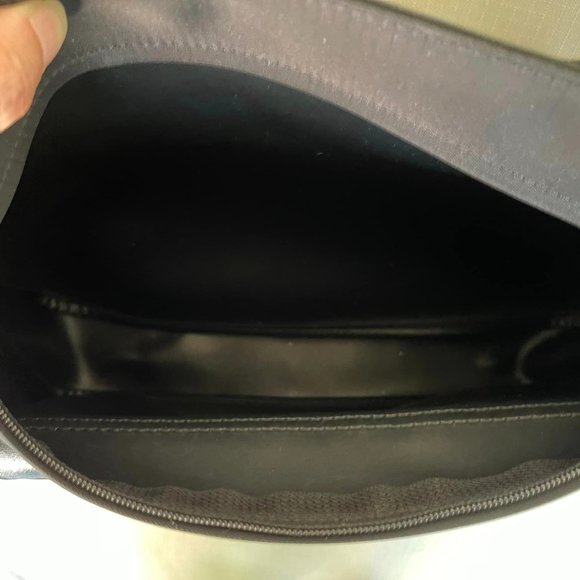 Longchamp Vintage Crossbody Messenger Bag - Unisex - Picture 5 of 6